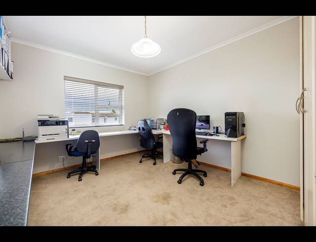 6 BEDROOM HOUSE FOR SALE IN ROUXVILLE